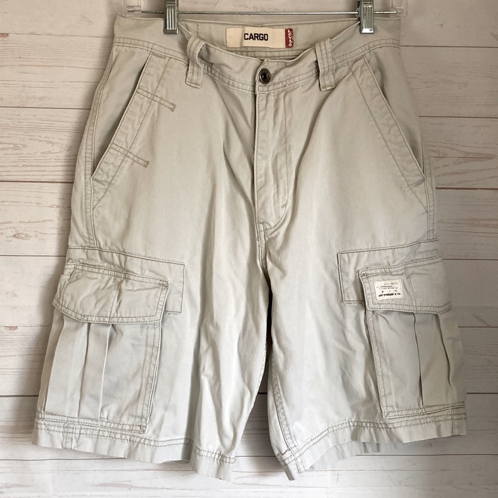 Levi’s Size W29 Red Tab Cargo Shorts Off White/Light Gray